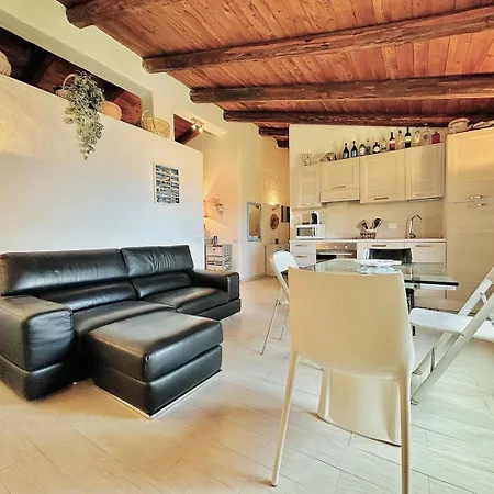 Wonderful Window- Parcheggio - Wi-fi - 5min Da - By Coral Apartmán *